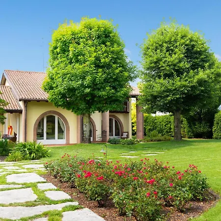 5 Bedroom Cozy In Fanzolo Di Vedelago